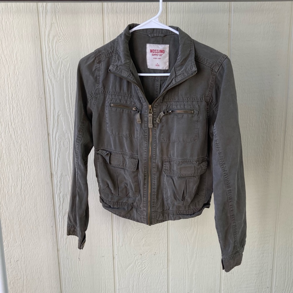 Army green lightweight utilitarian jacket